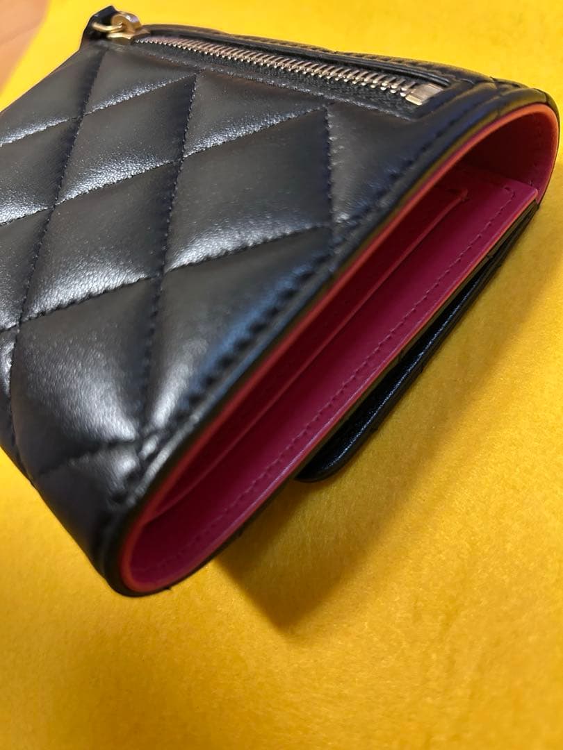 優‼️シャネル CHANEL 二つ折り財布 ハートココ ラムスキン