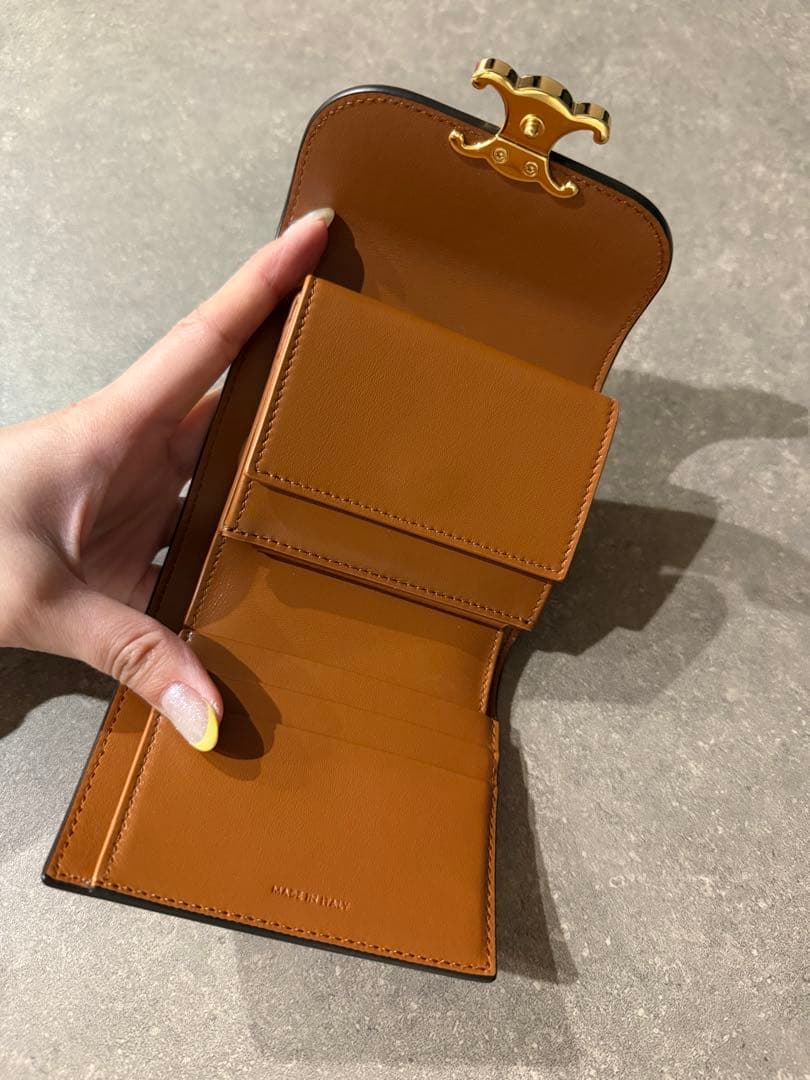 CELINE スモールフラップウォレット 三つ折り