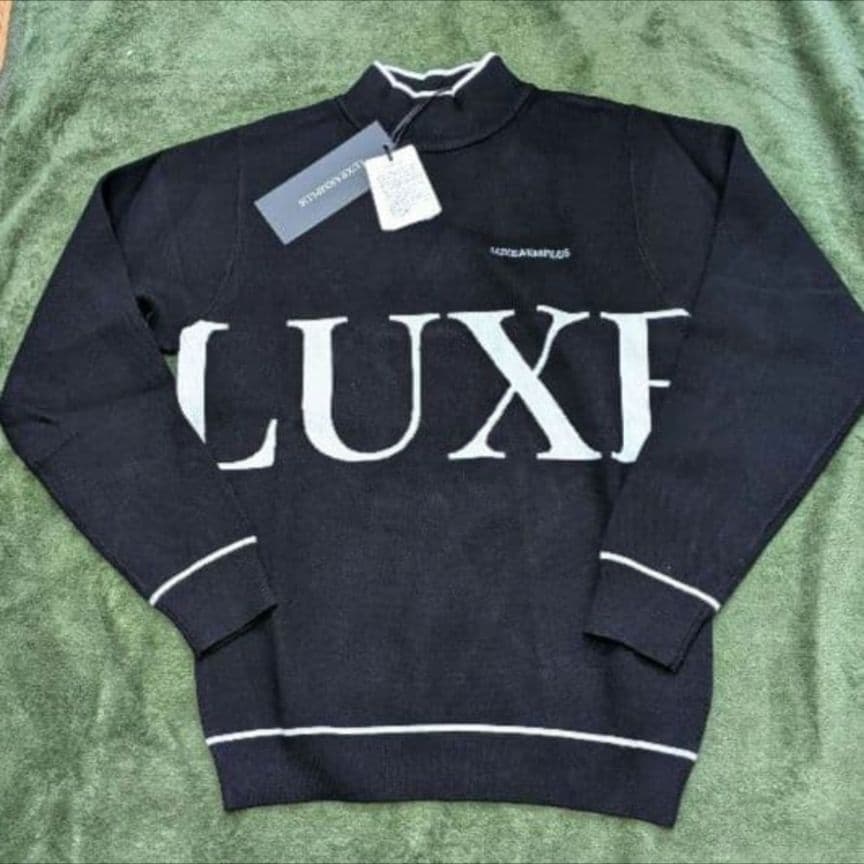 www123さま専用【新品】LUXEAKMPLUS ビッグロゴモックネックニット