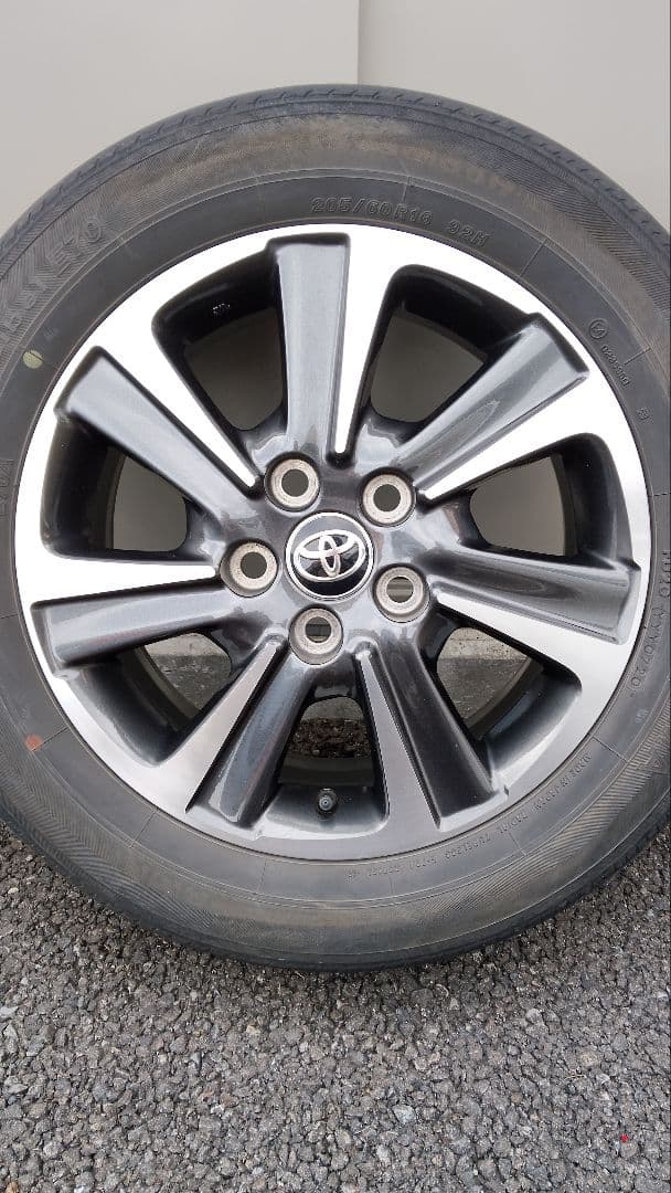 トヨタ純正 ノア ヴォクシー 205/60r16アルミホイール＆タイヤ ②