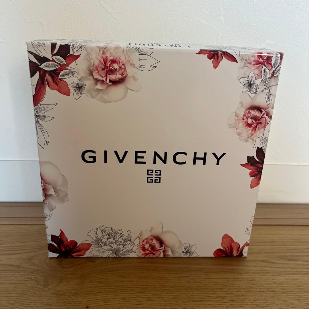 Givenchy L'Interdit セット