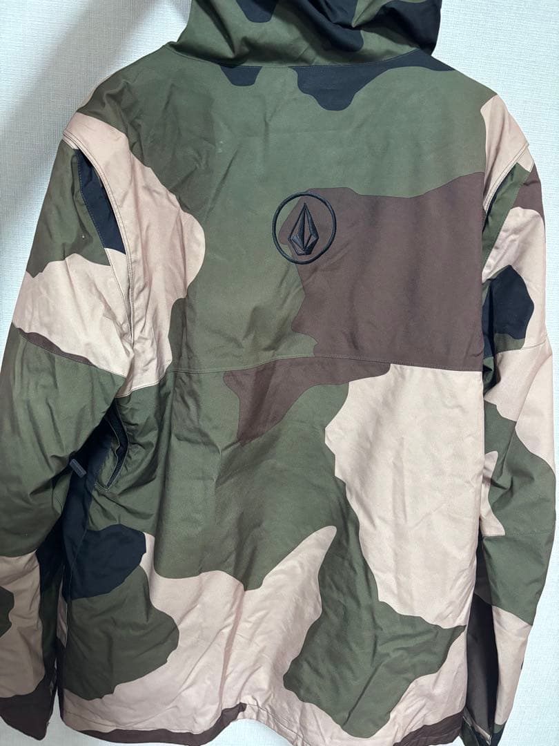 【VOLCOM／ボルコム】メンズ スノーボードウェア Lサイズ 迷彩柄