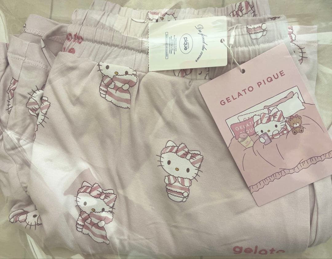 限定販売【gelato pique】キティ ピンク上下セット