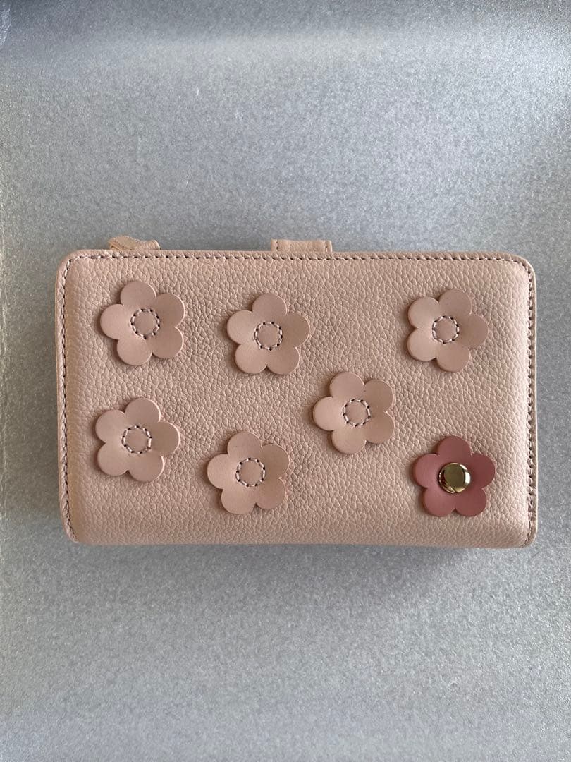 24時間限定値下げ！MARY QUANT フーリーDパッチ 財布　ピンク