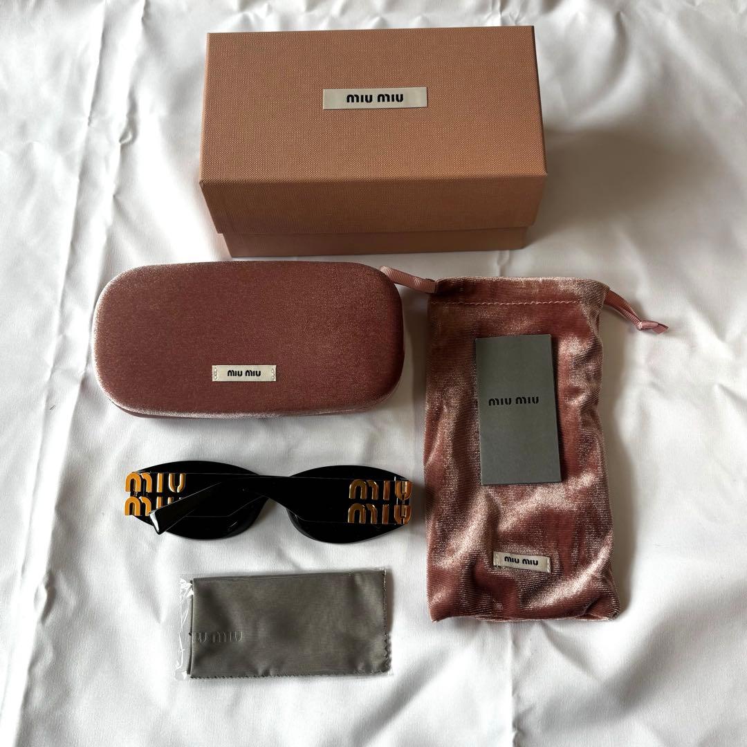 新品miu miu ブラック サングラス
