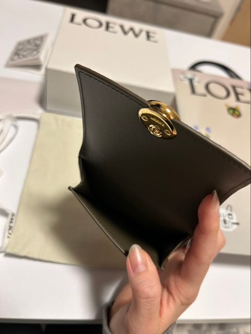 LOEWE オリーブグリーン 三つ折り財布