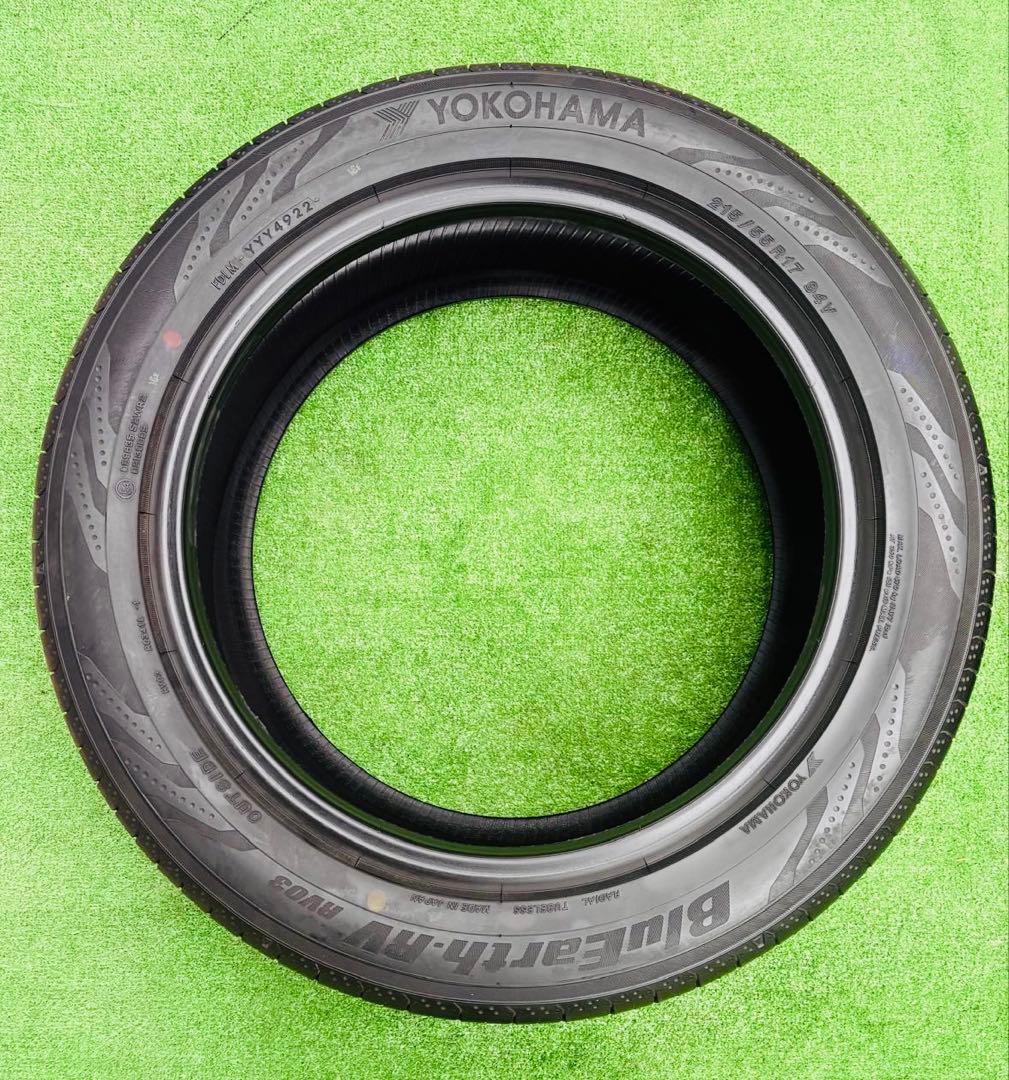 215/55 R17、YOKOHAMA BluEarth-RV03、2022年