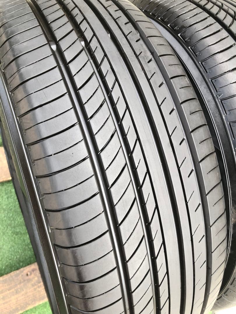 215/60 R16 YOKOHAMA ADVAN dB V552ラジアルタイヤ