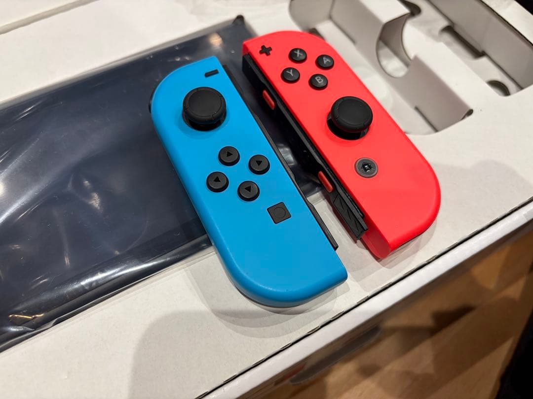 【早い者勝ち】Nintendo Switch 本体