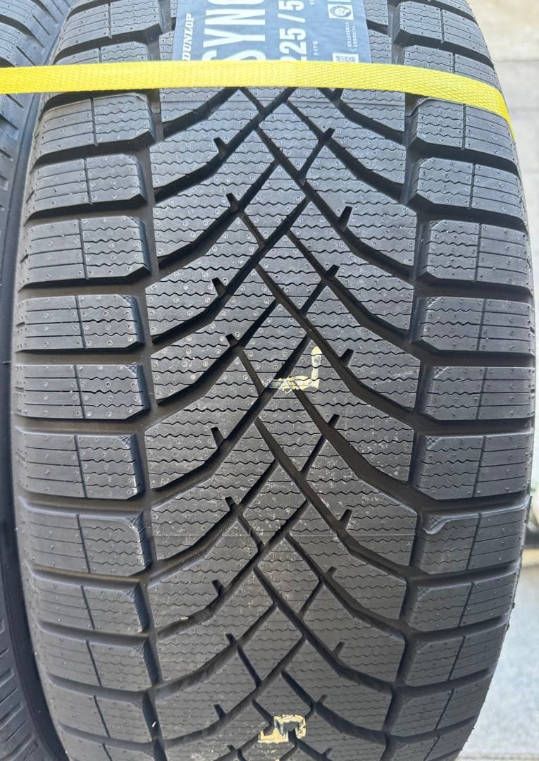 シンクロウェザー225/55 R 18 102 V XL 4本セット