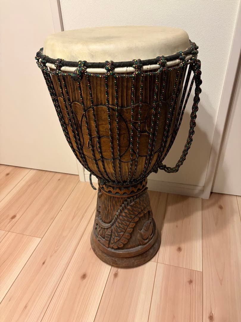 ジャンベ　アフリカ民芸楽器　打楽器　大型 高さ71cm打面31cm