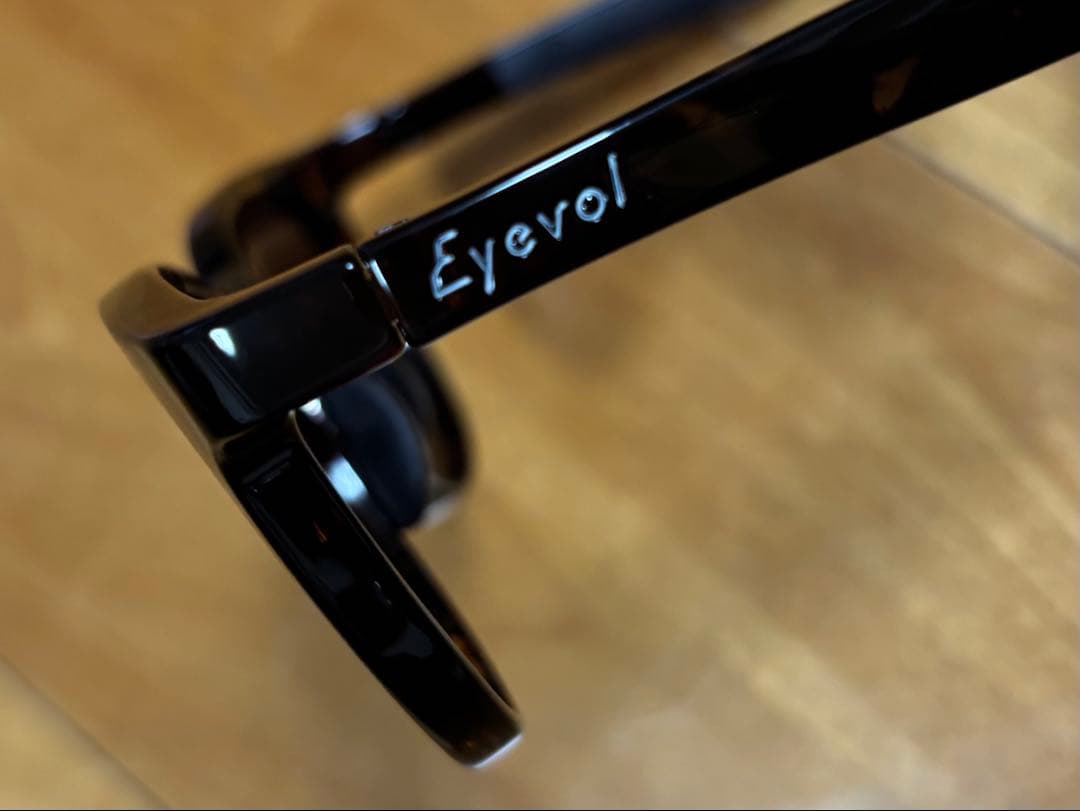 Eyevol ラウンド型 サングラス ブラック