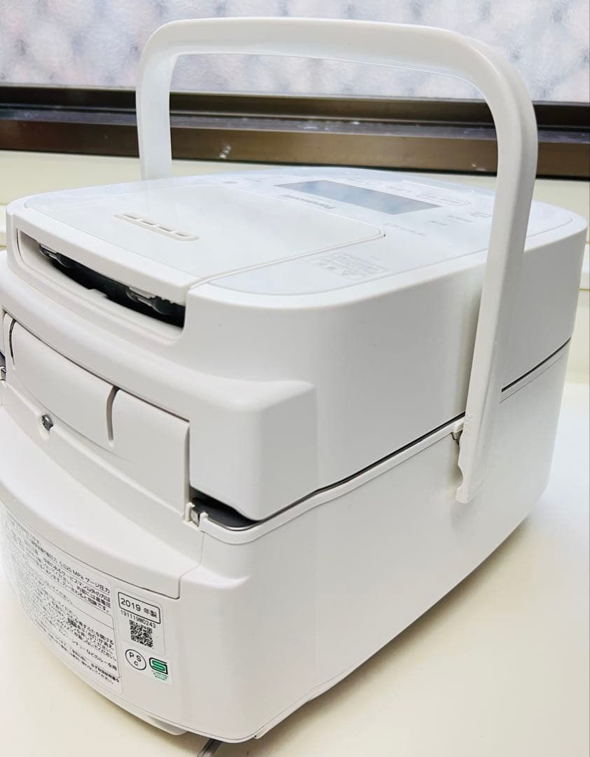 Panasonic 炊飯器 SR-VSX109 うまく動作しています。2019年