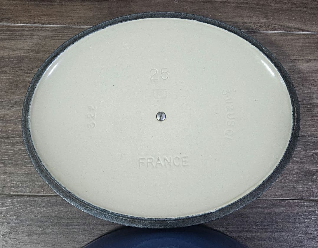 ルクルーゼ　オーバル　25cm