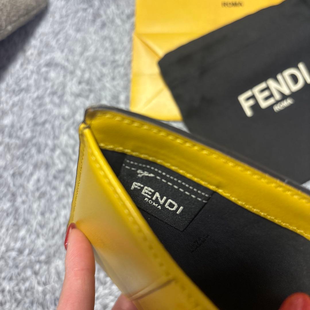 FENDI 二つ折り財布