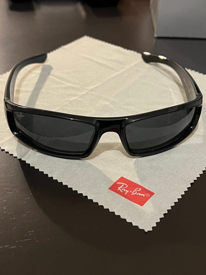 【未使用品】ray ban RB4335 3House着用