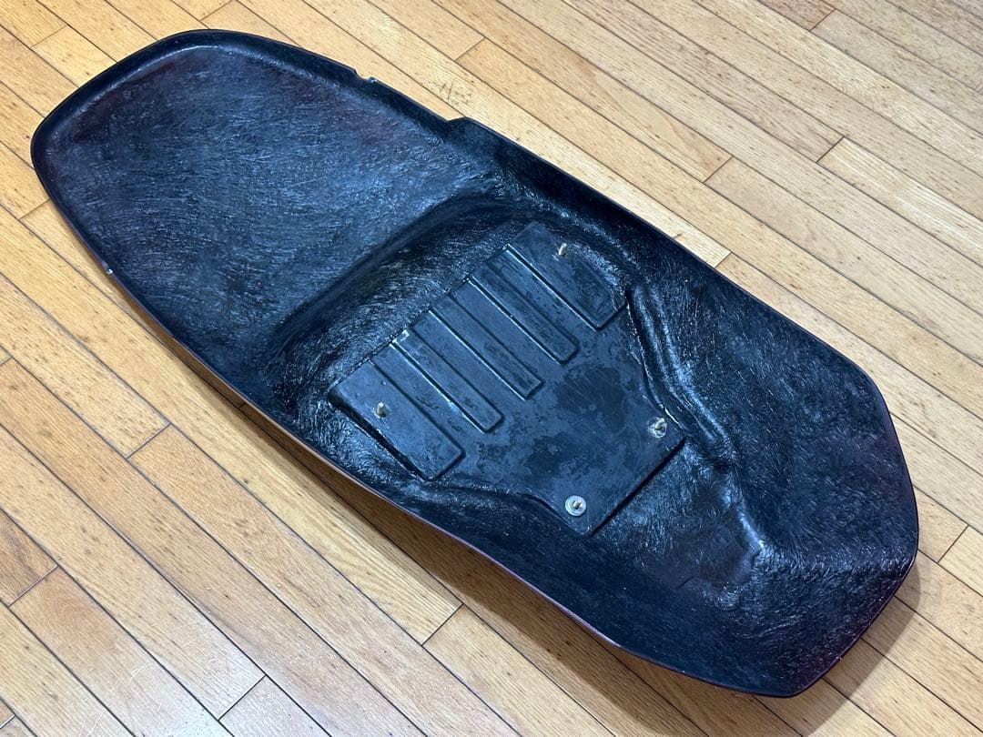 マジェスティc SG03J フラットシート　クローバー製　FRP 岩石