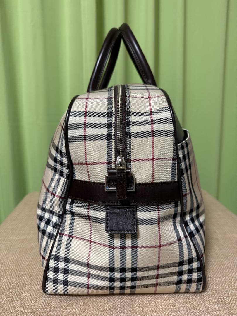 BURBERRY ノバチェック　ボストンバッグ　ロゴプレート