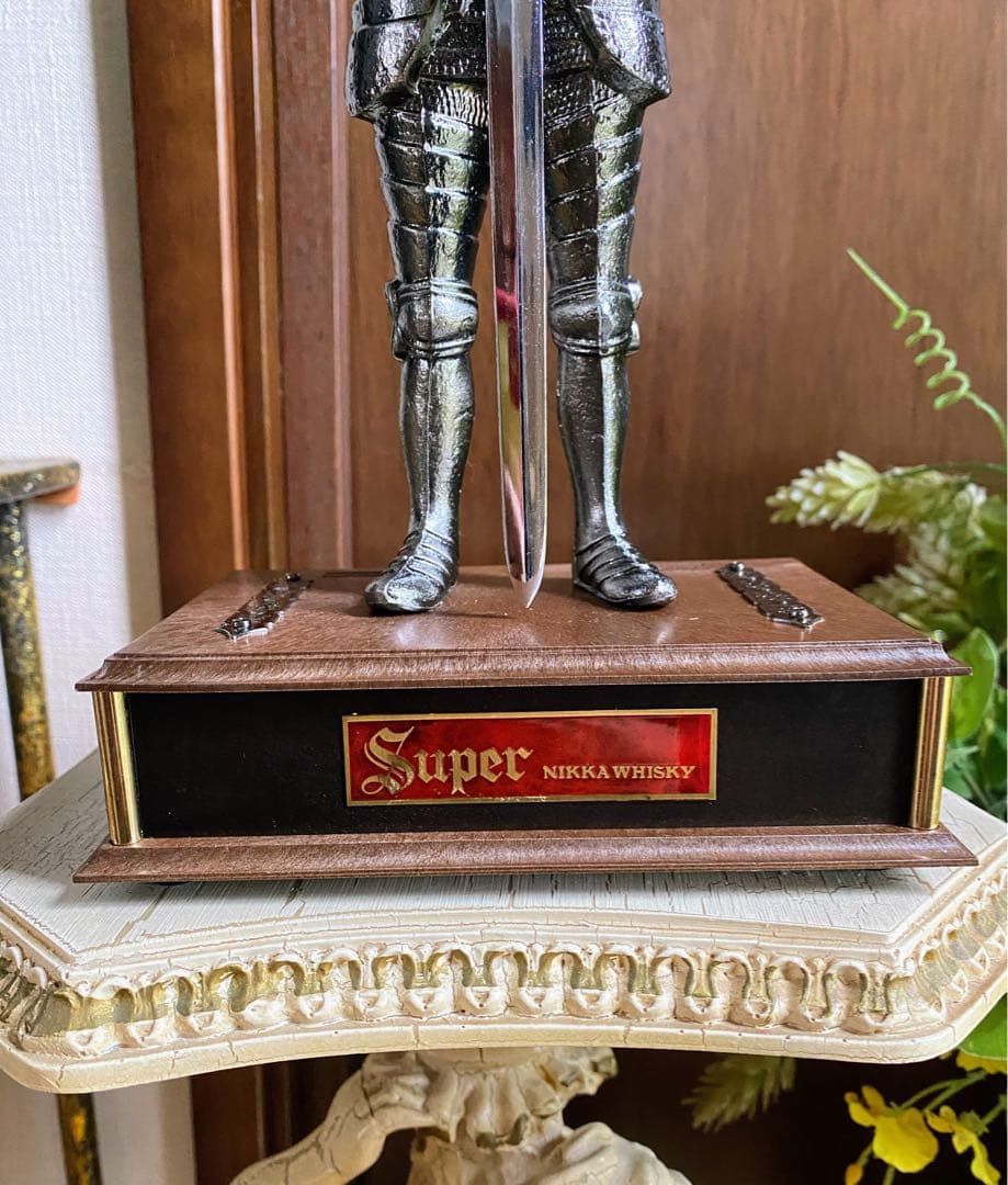 非売品　ヴィンテージ　スーパーニッカ 騎士ナイト型オブジェ 西洋甲冑 金属置物