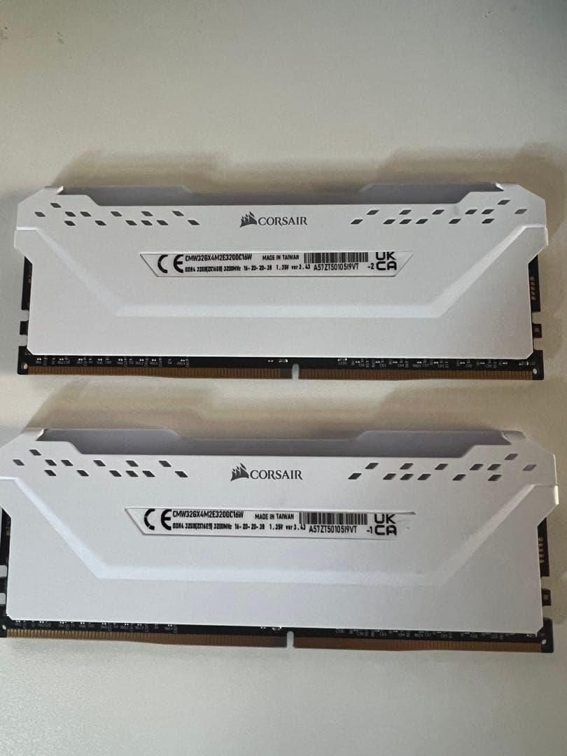 メモリー Corsair Vengeance RGB 32GB DDR4 3200MHz