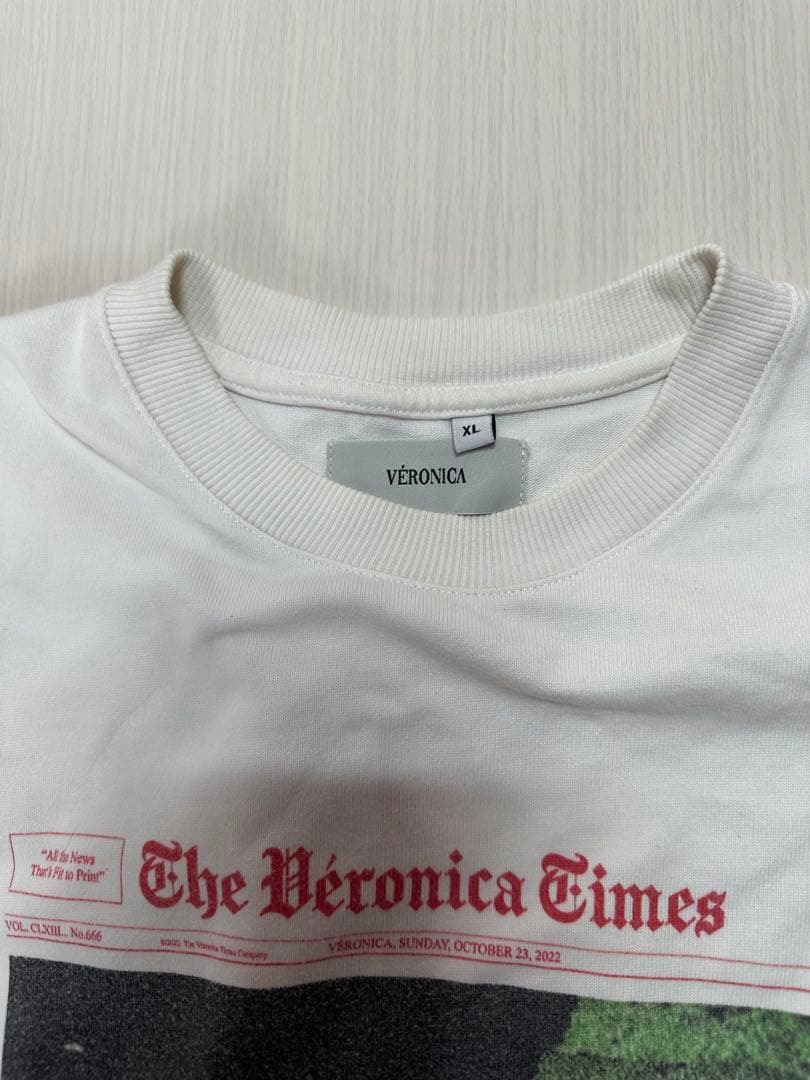 VERONICA XL ホワイト Tシャツ