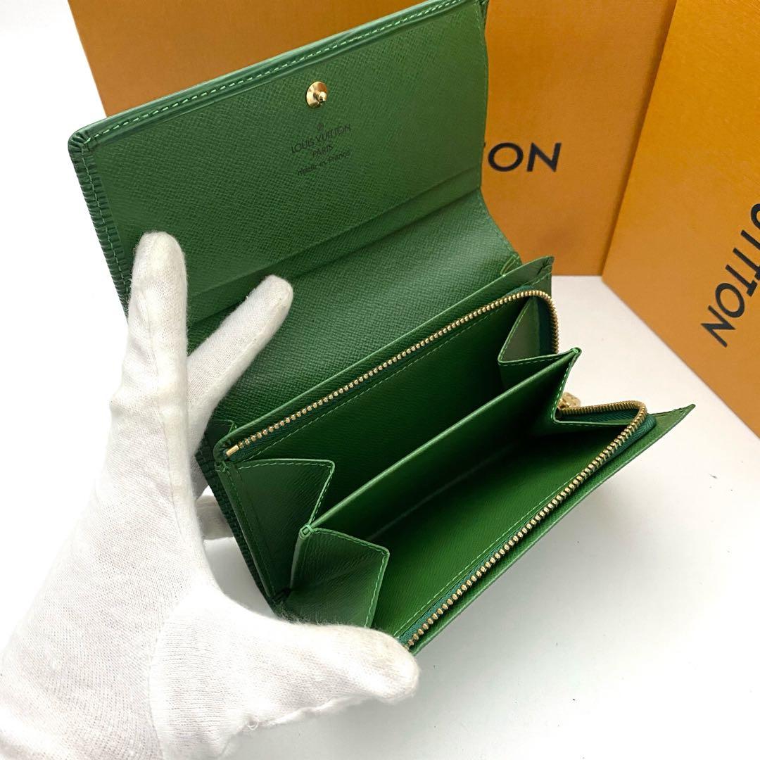保管品　ルイヴィトン　エピ　トレゾール　折り財布　グリーン