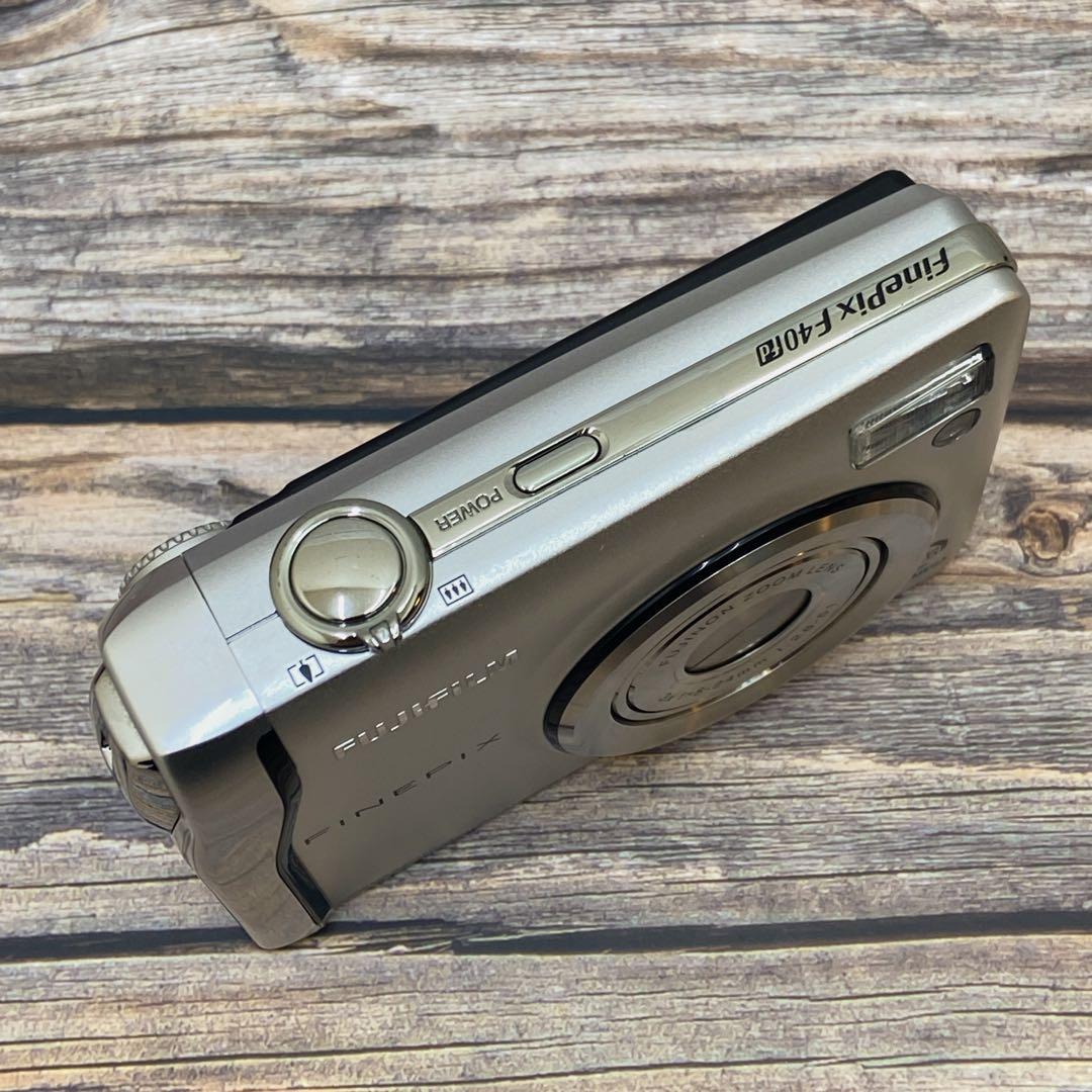 Fujifilm FinePix F40fd コンパクトデジタルカメラ　B
