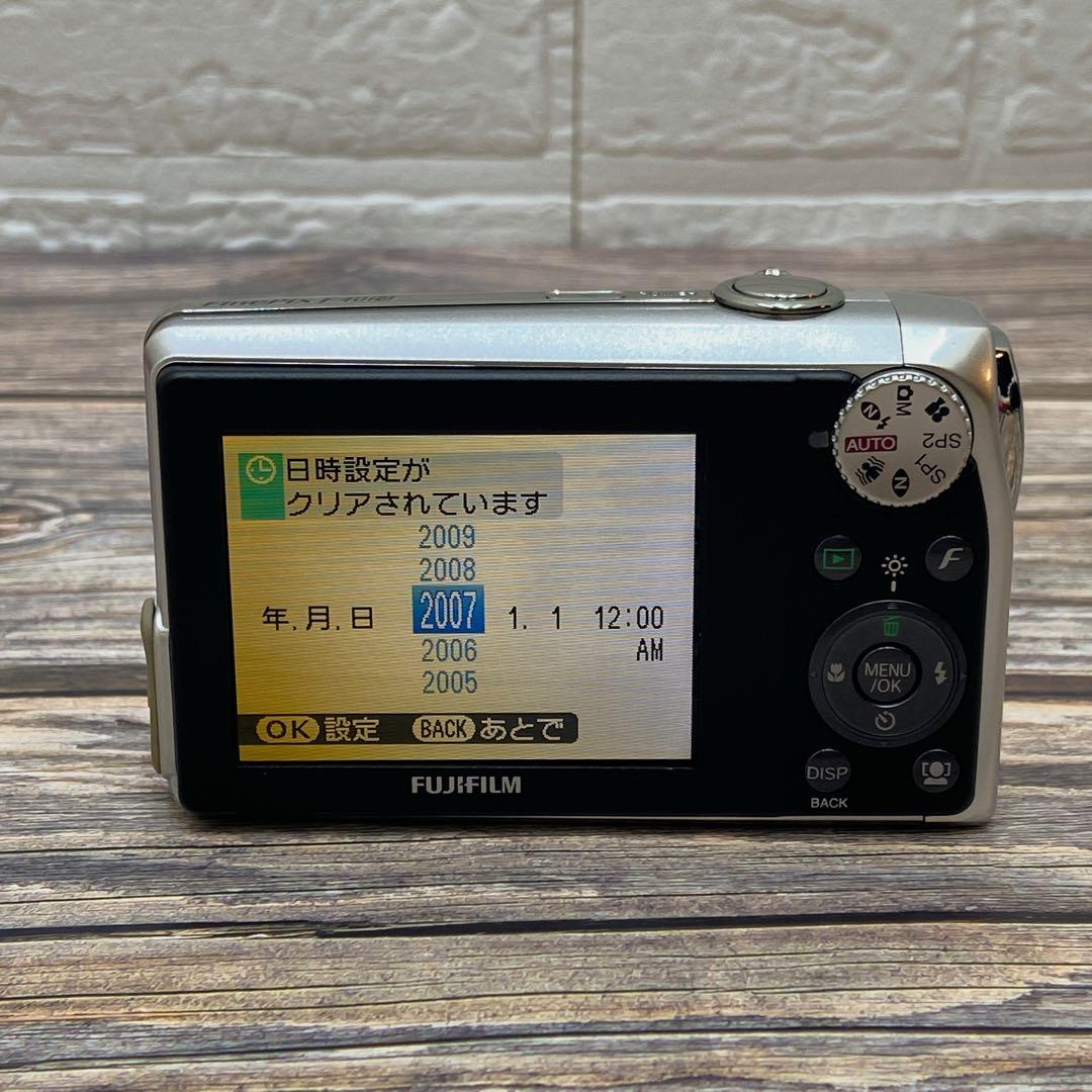 Fujifilm FinePix F40fd コンパクトデジタルカメラ　B