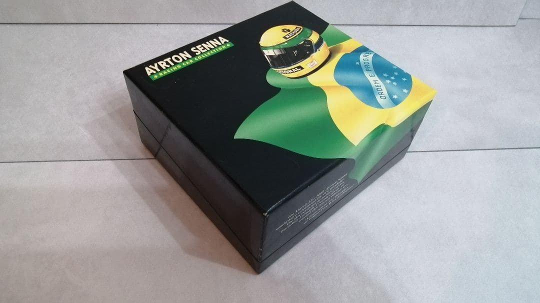 ミニカー McLaren MP4/8 Ayrton Senna 1/43