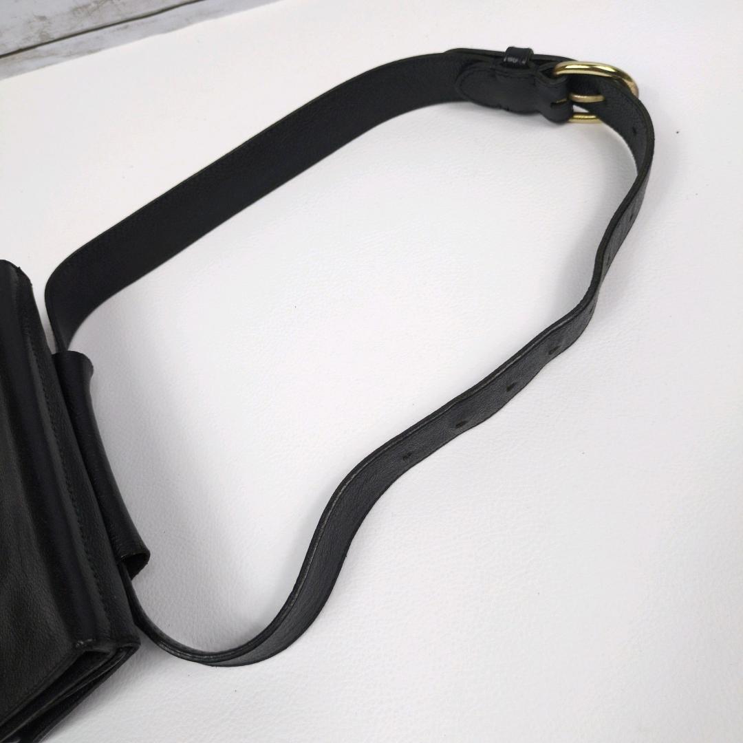 イルビゾンテ ボディバッグ ウエストポーチ ブラック 財布 ブラック レザー