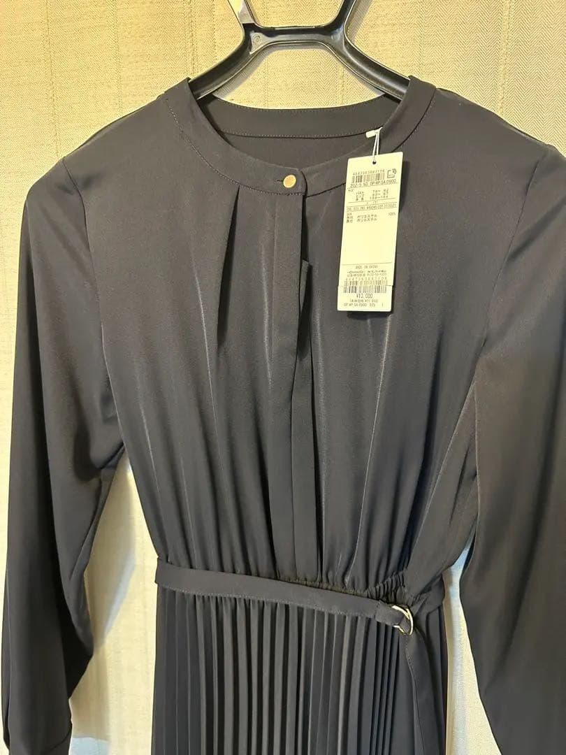 新品　anysis 長袖プリーツワンピース