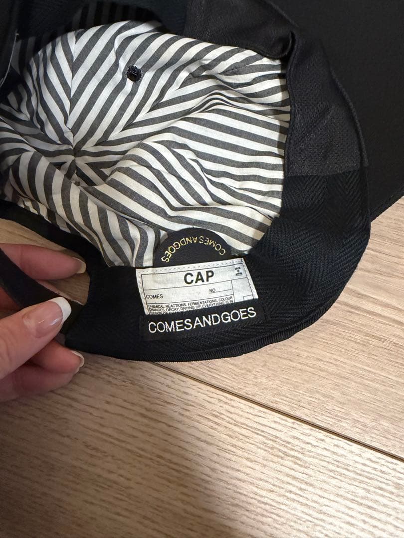 COMES ANDGOESブラックキャップ