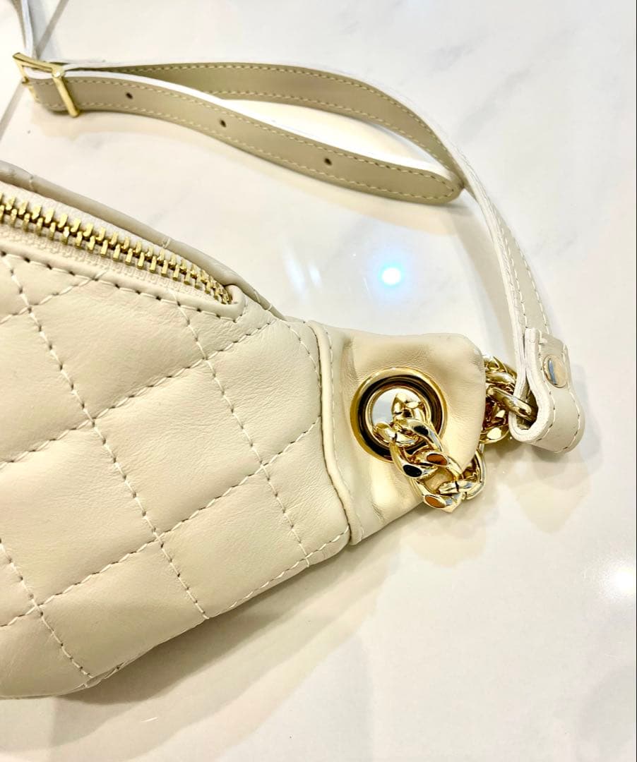 【新品未使用】AULENTTI/オウレンティ レザーキルティングBODYBAG