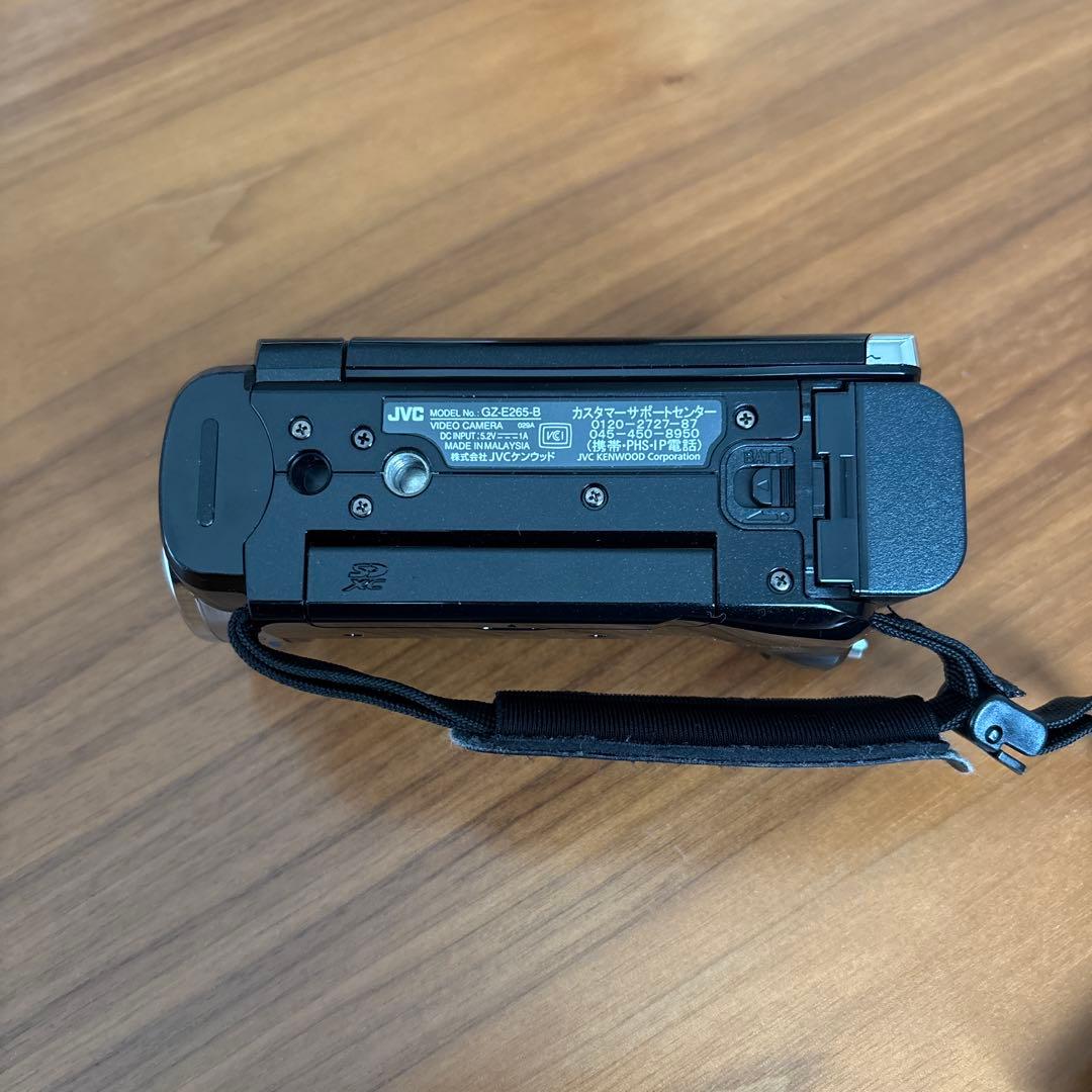 JVC ビデオカメラ EVERIO GZ-E265 中古