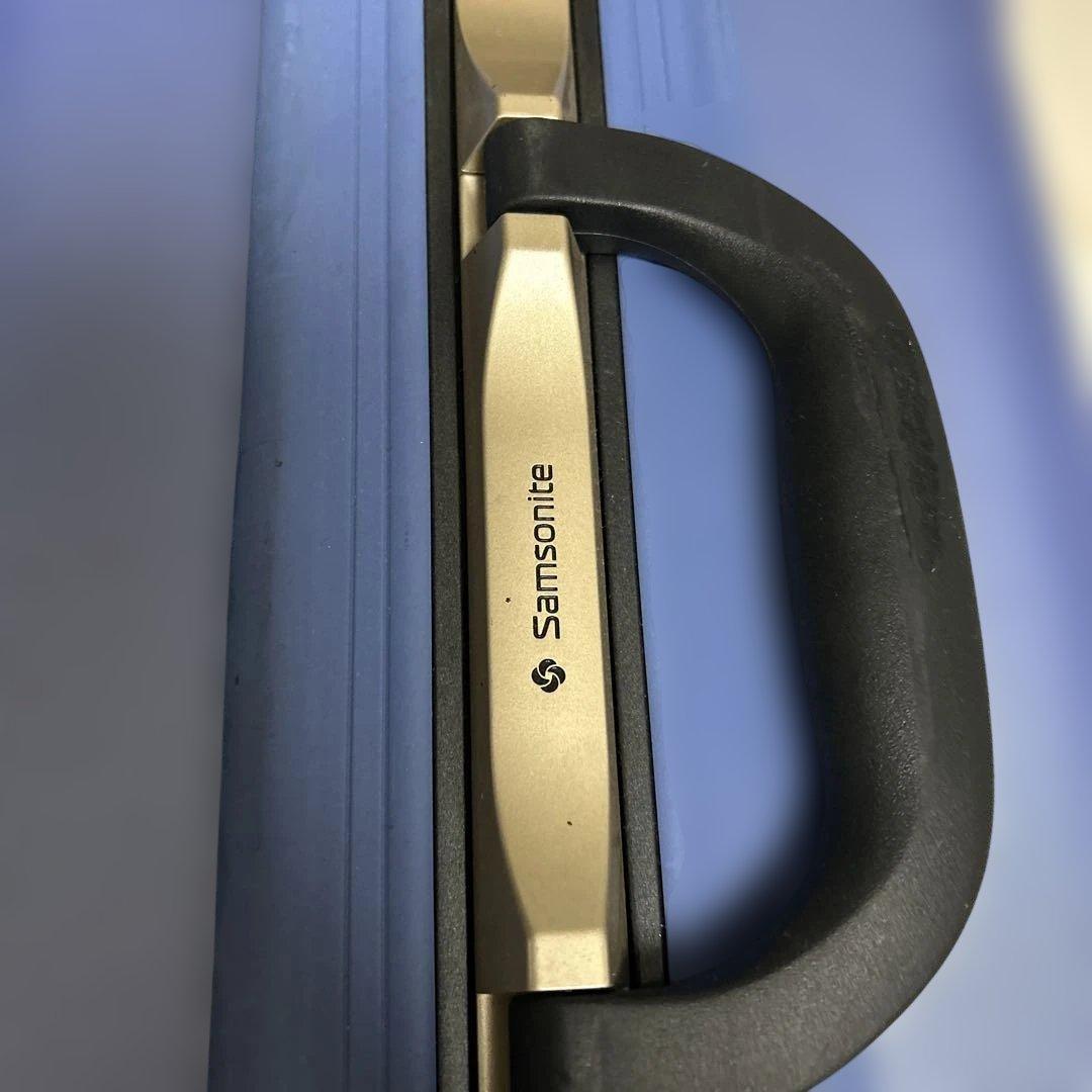 Samsonite 青いスーツケース