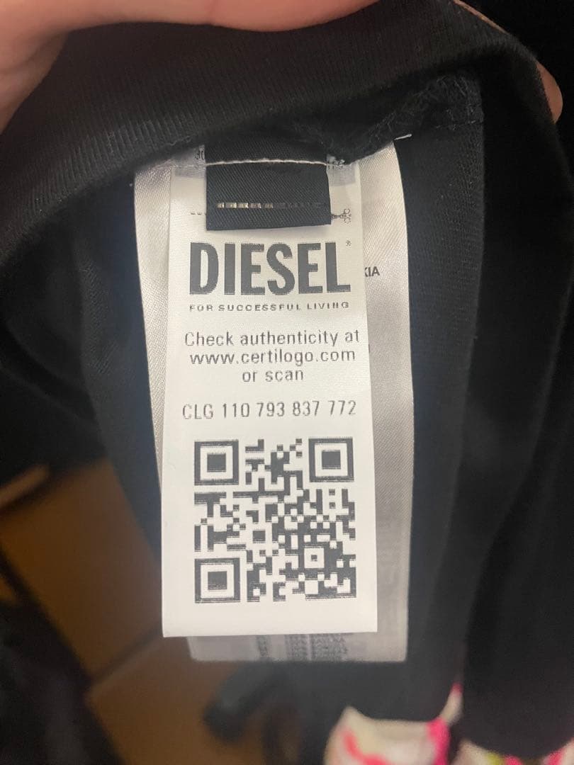 DIESEL ブラック Tシャツ ロゴ刺繍
