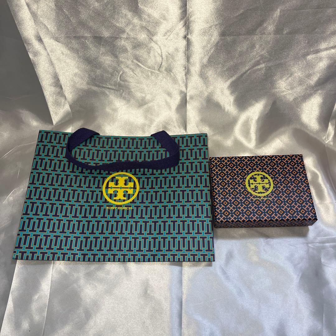 新品TORY BURCH 黒ブラック 三つ折り財布 ミディアムフラップウォレット
