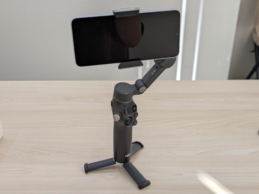 DJI OSMO MOBILE 8 スマートフォンスタビライザー