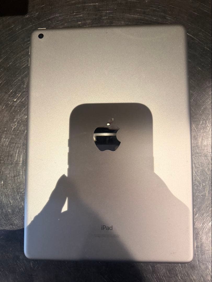Apple iPad MYLA2J/A シルバー 32GB