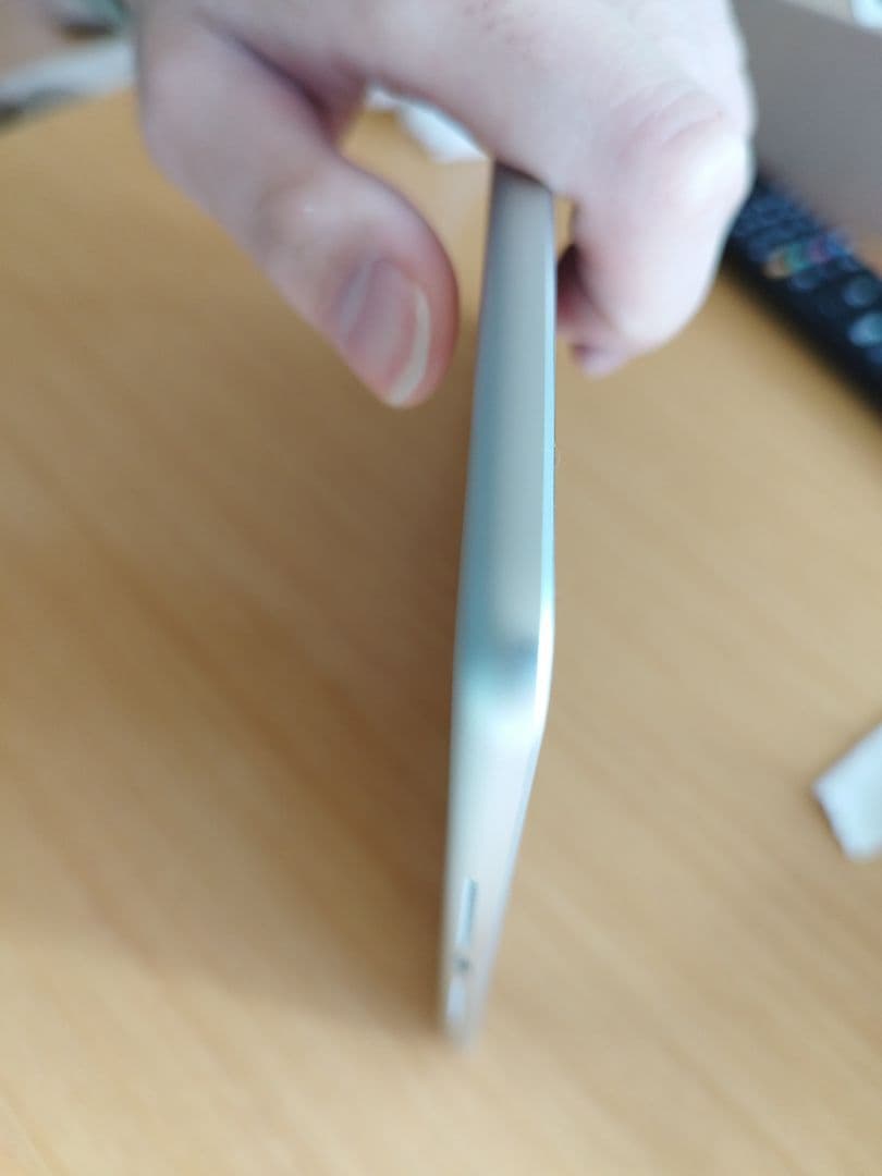 《ななすけ》iPad 第9世代 64GB