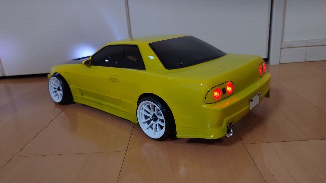 トシヨコモ324RボディLED付き