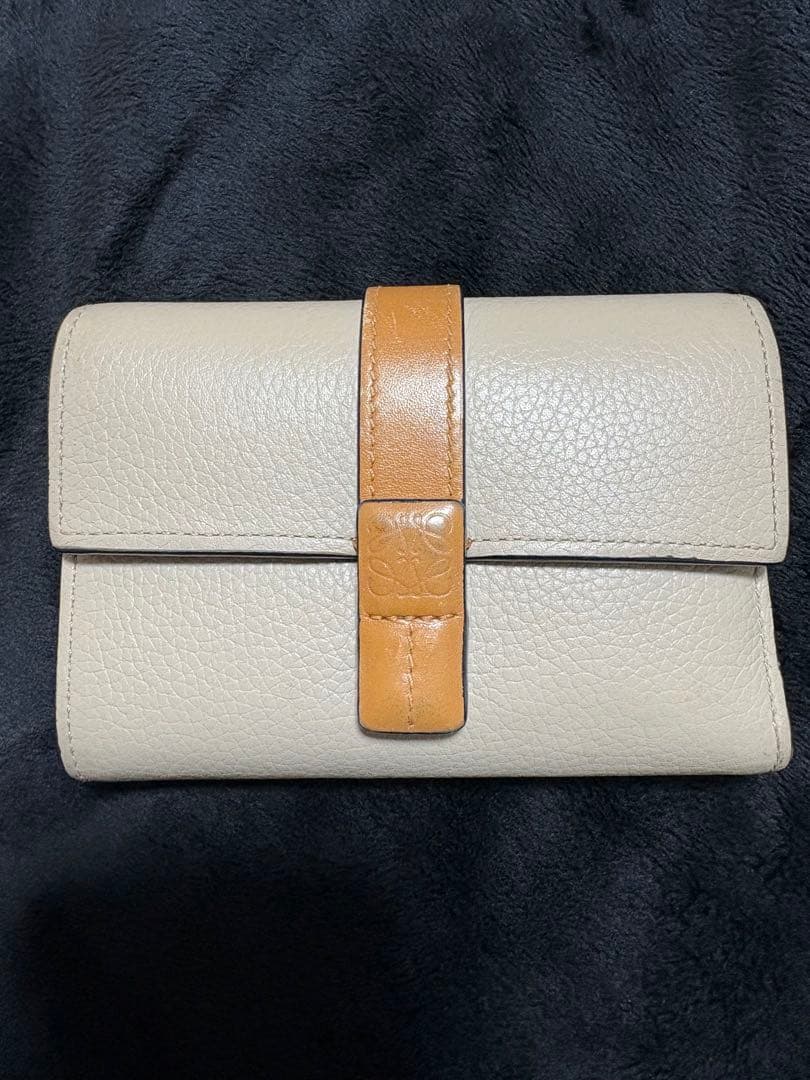【2日間限定大特価】LOEWE 三つ折り財布 ベージュとオレンジ