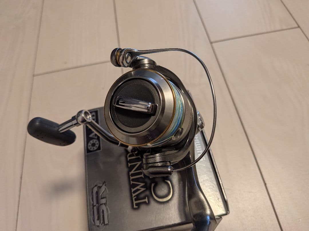 美品 05ツインパワー C3000 スピニングリール
