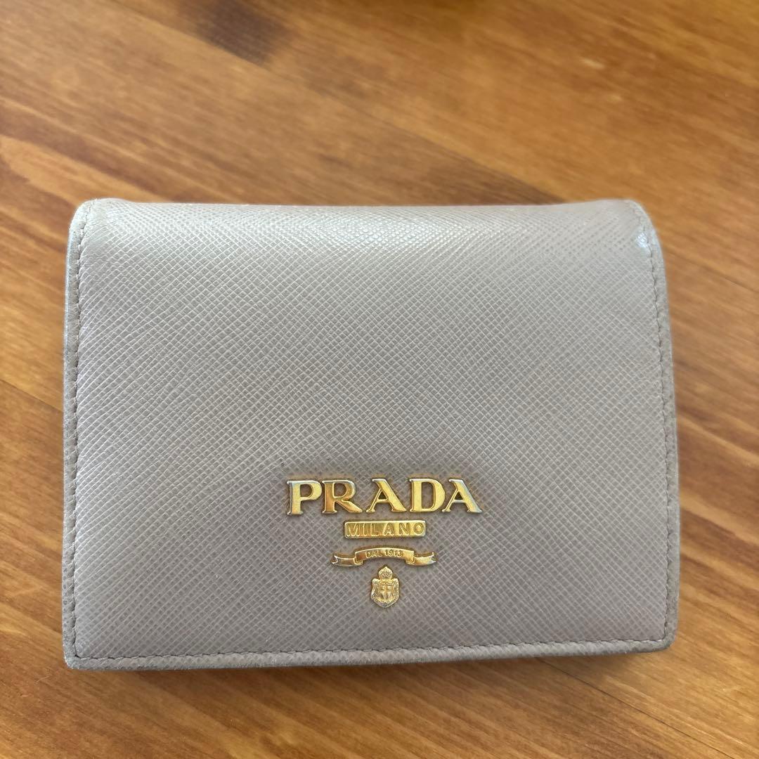 N*a様 PRADA サフィアーノレザー 二つ折り財布