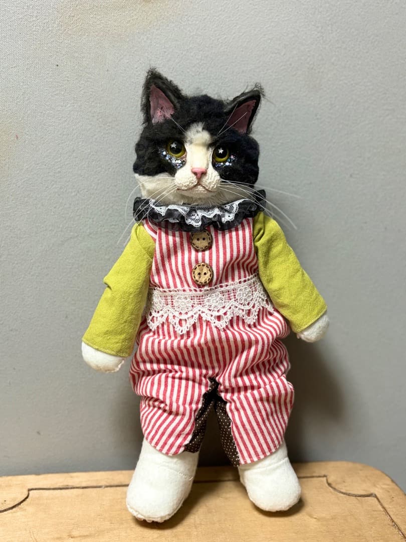 A サーカス猫　黒白猫のアートドール【ハンドメイド】猫　ぬいぐるみ　羊毛フェルト