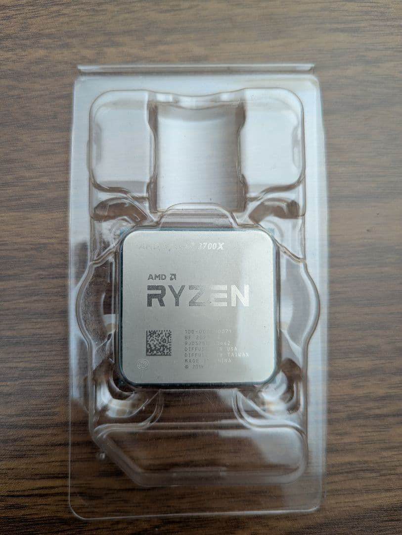 AMD Ryzen 3700X CPU + 純正クーラー（未使用）