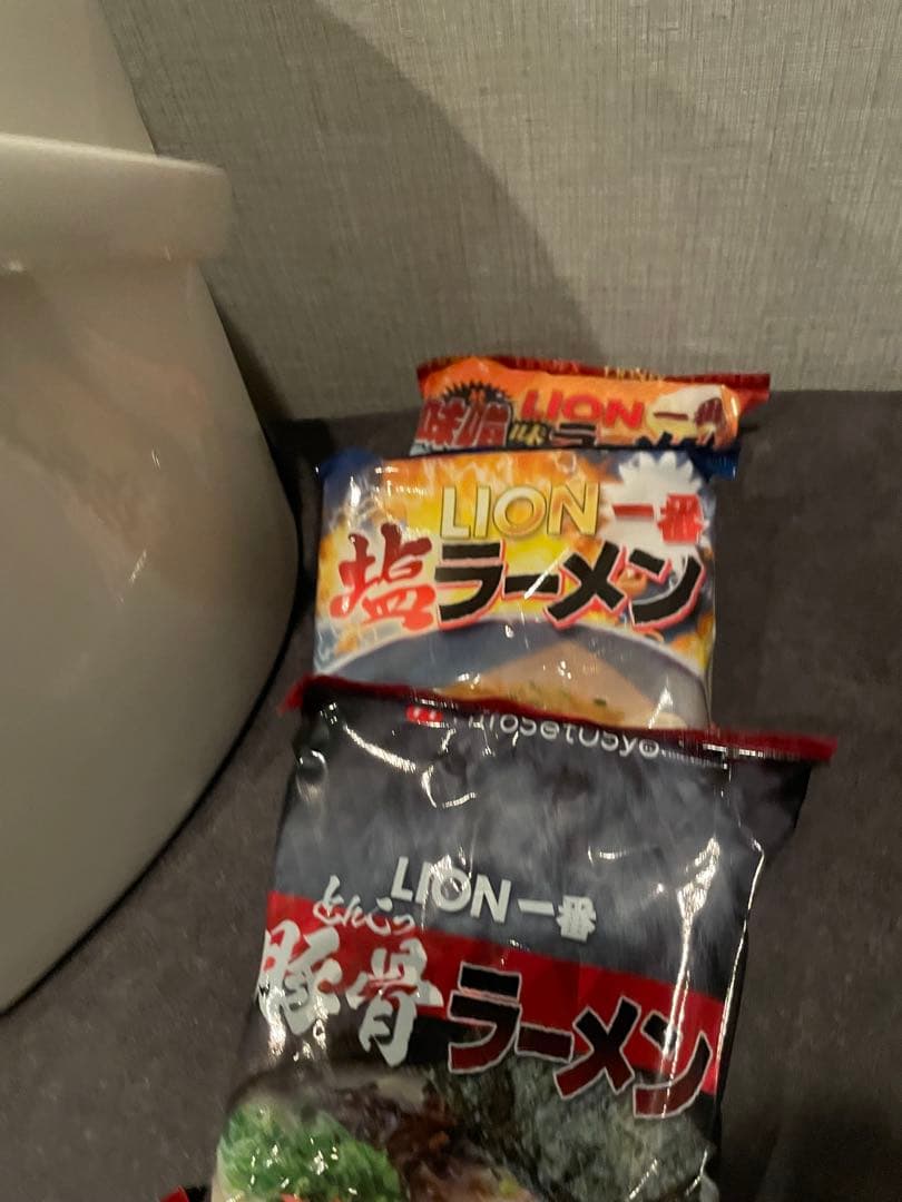 ★美品★Panasonic NC-HU224 電気ポット 2.2L&ラーメン3食