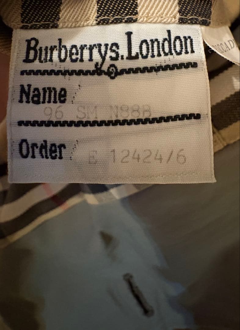 preloved HELLO刺繍Burberry ステンカラー80-90s