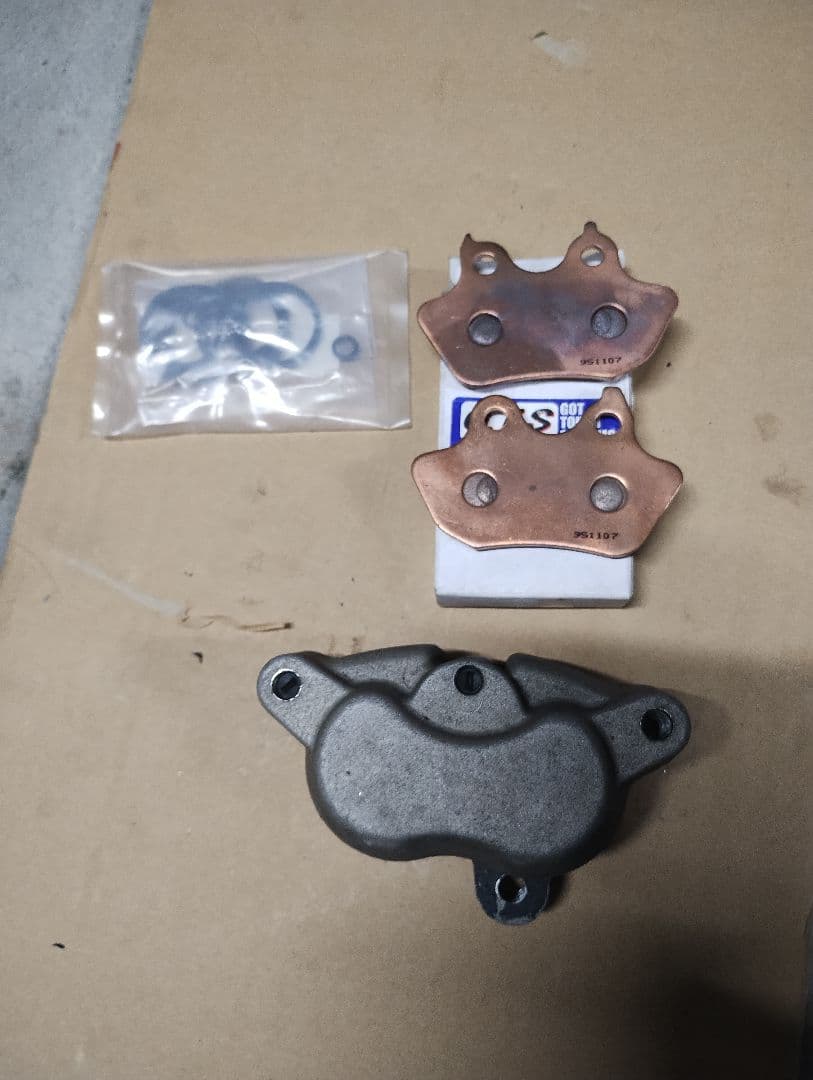 ハーレー　純正　tc88 フロント用　ブレーキキャリパー