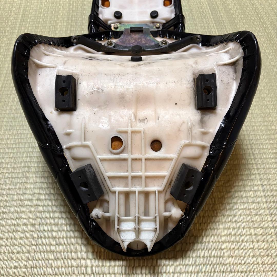 スティード400 STEED400VLX 純正シート?